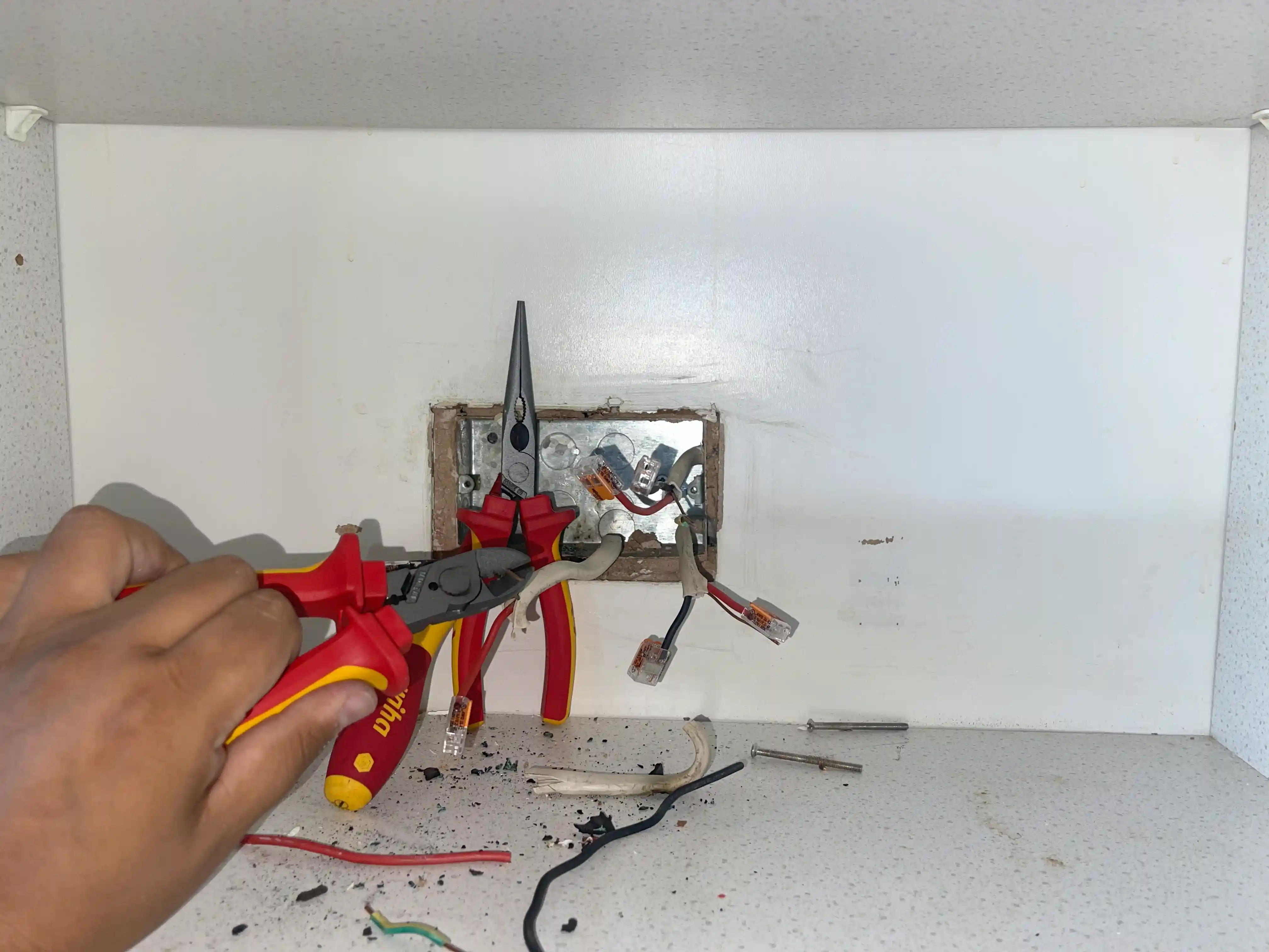 Emergency Electrician Basingstoke